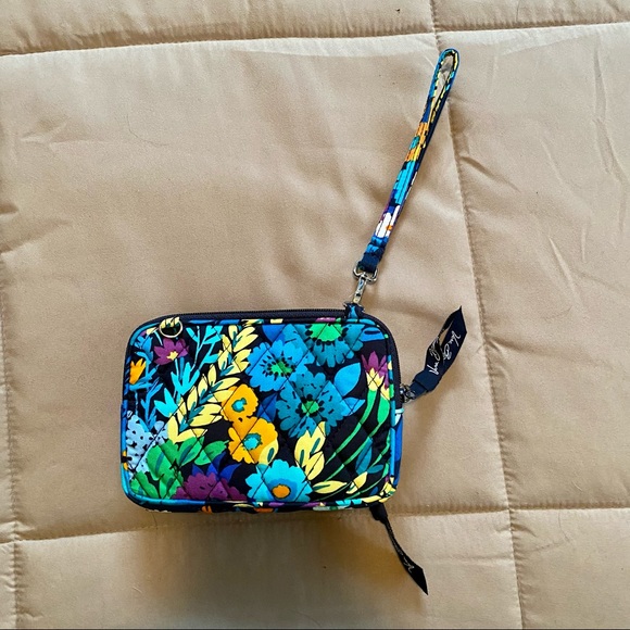 Vera Bradley wristlet - Picture 2 of 2